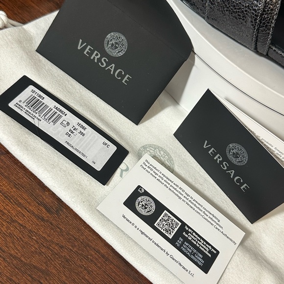 Versace Virtus Sandal metallic black leather with gun metal hardware - Picture 3 of 11